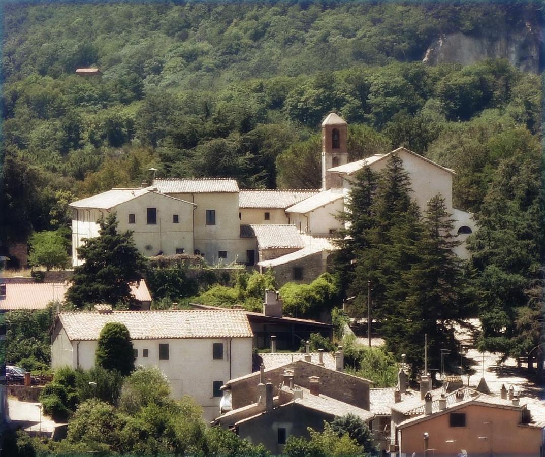 Хостел Convento Dei Cappuccini Tolfa Экстерьер фото