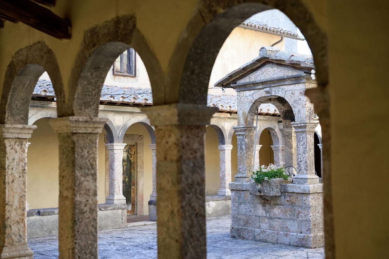 Хостел Convento Dei Cappuccini Tolfa Экстерьер фото